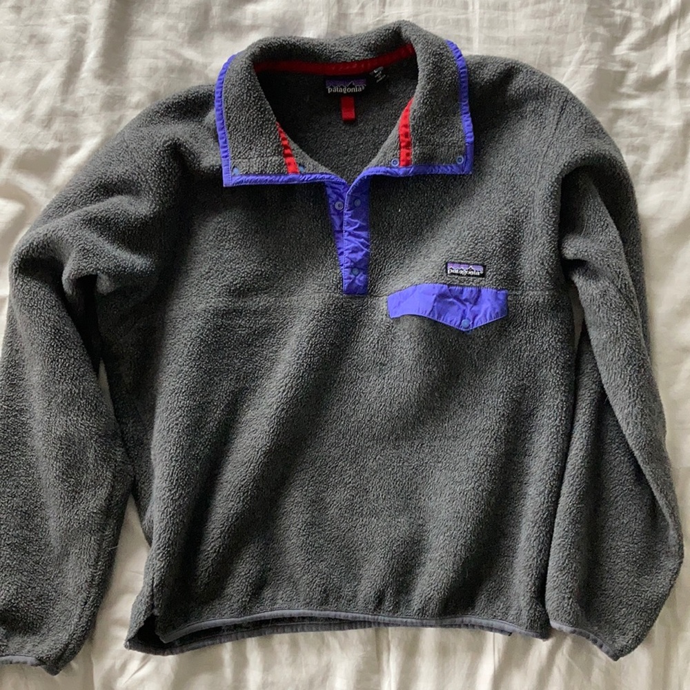 Patagonia grey snap button synchilla